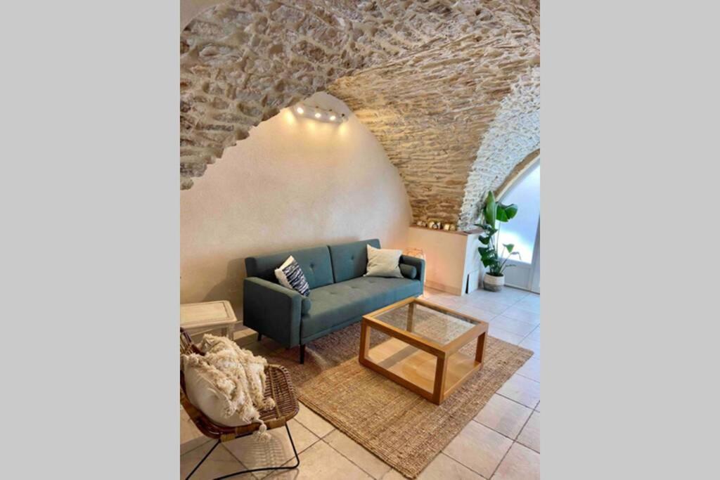 Superbe Appartement En Pierre Fraichement Renove Bernis Exterior photo